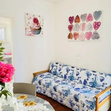 With Balcony 100m From The Sea Apartman