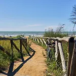 Appartamento With Balcony 100m From The Sea