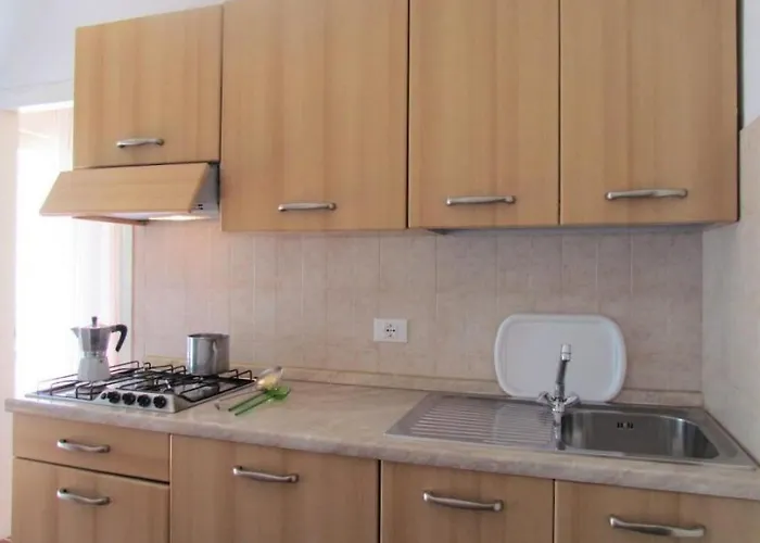 With Balcony 100m From The Sea Lejlighed *